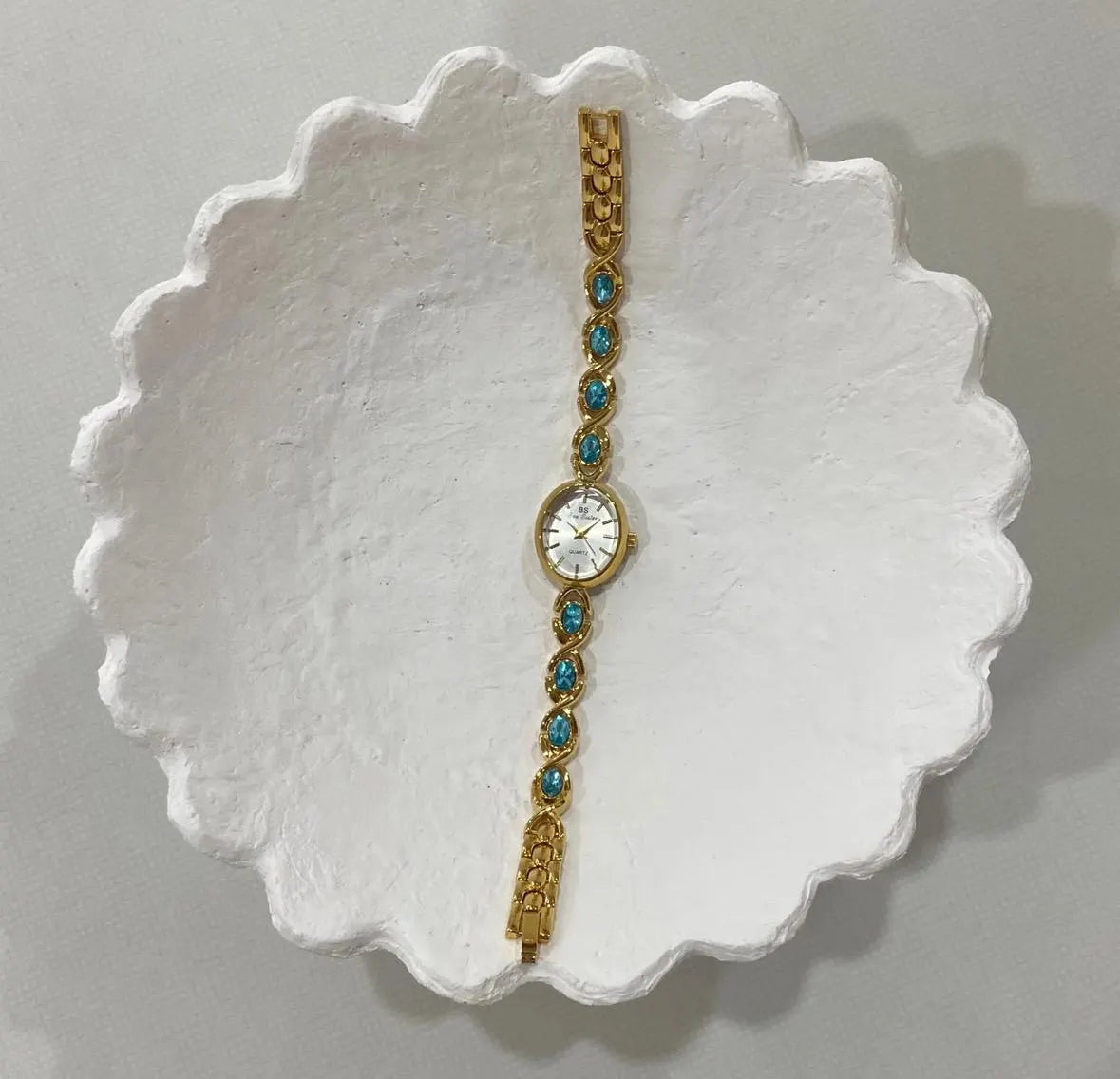 Old money gold watch | Vintage inspired