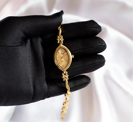 Vintage dainty Gold old money women watch
